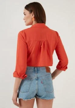 LELA REGULAR FIT - Camisa - Coral , Mujer -LELA Ventas 2024 d6c2b17cb7ba401981700809d3bfdd42