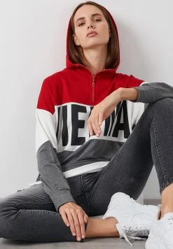 LELA Jersey Con Capucha - Red/black , Mujer -LELA Ventas 2024 d87019985d39443d936445808c24180c