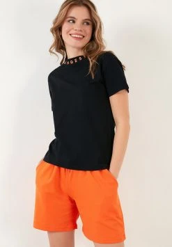 LELA CREW NECK - Camiseta Estampada - Black Neon Orange , Mujer -LELA Ventas 2024 dd7e71bcac7f4e8e9ec9108ec5a40b3f
