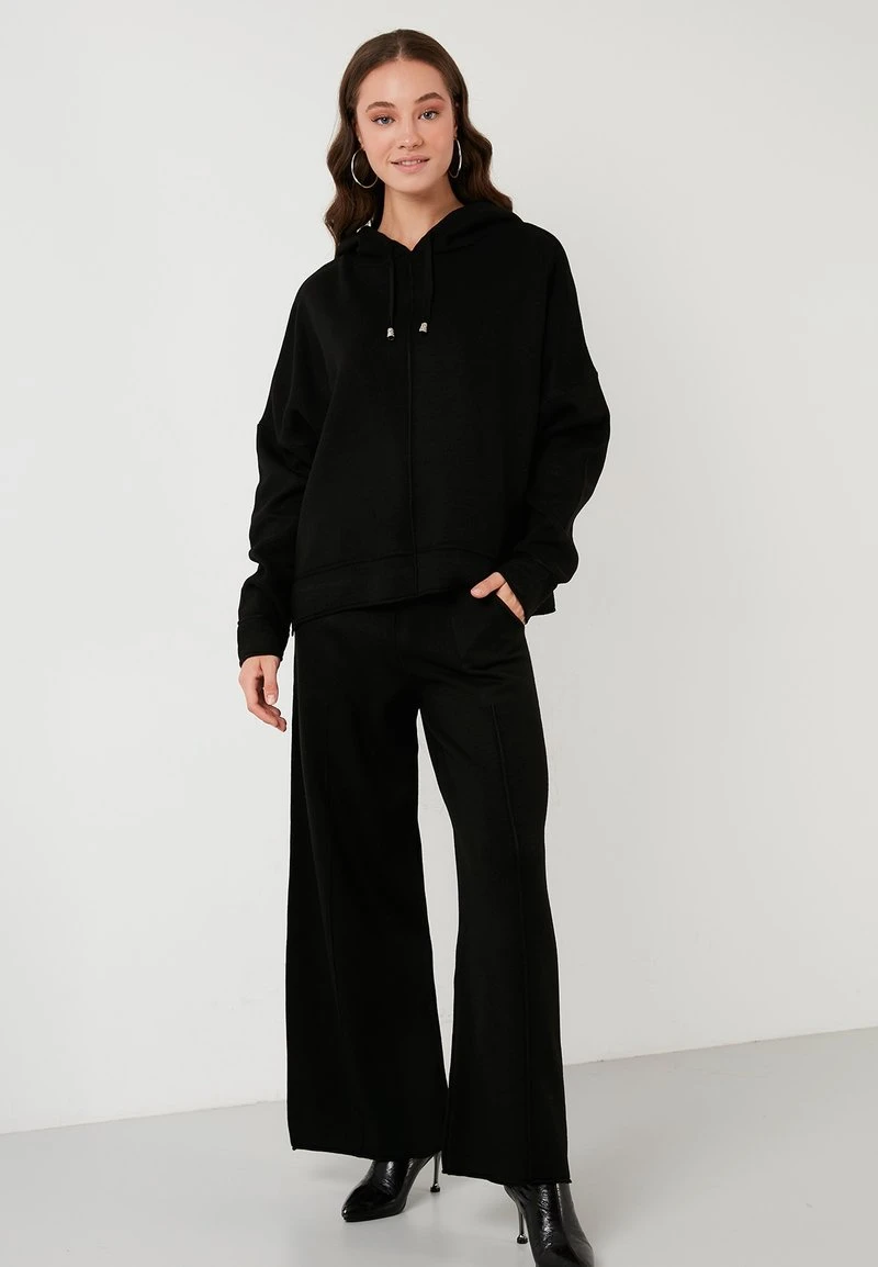 SET - Jersey con capucha - black LELA SET - Jersey Con Capucha - Black, Mujer -LELA Ventas 2024 dfa6da5ad9cb472e880a516a1dace765