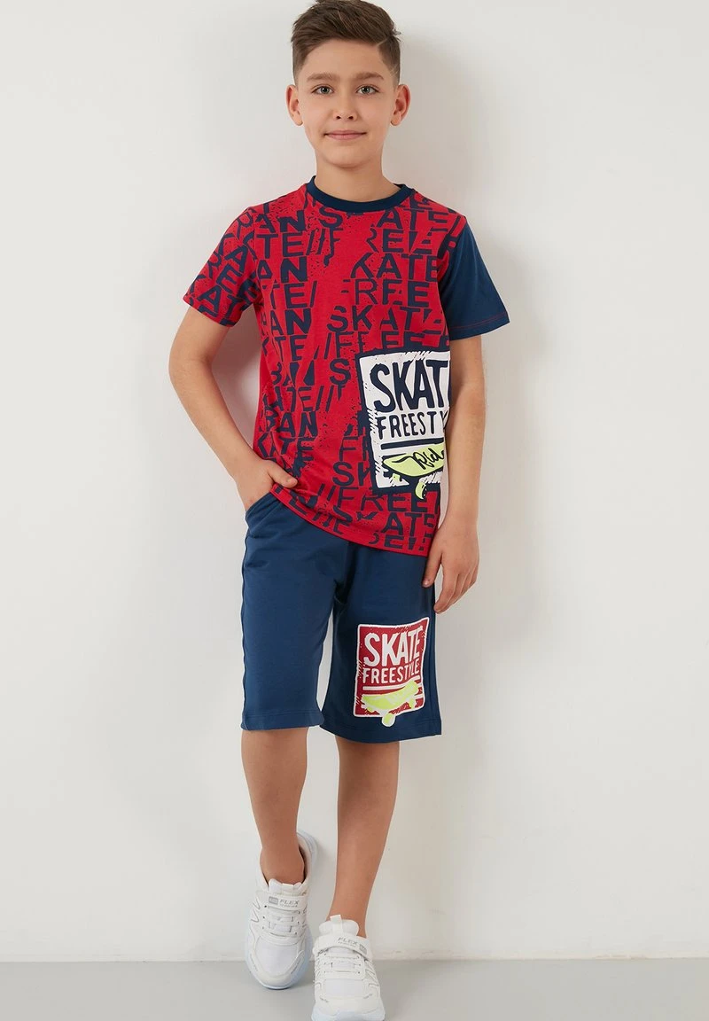 SET - Shorts - red LELA SET - Shorts - Red , Niños -LELA Ventas 2024 e20ebd13a8874b51ab1023eab5f05d0e