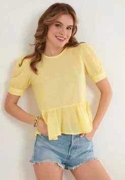 LELA CREW NECK SHORT SLEEVE - Blusa - Yellow , Mujer