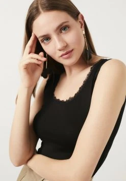 LELA SQUARE NECK LACE DETAILED ATHLETE - Top - Black , Mujer 6 LELA SQUARE NECK LACE DETAILED ATHLETE - Top - Black , Mujer -LELA Ventas 2024 e2340b796f3e486fba812efec536182f