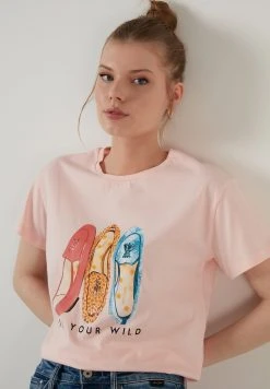 LELA Camiseta Estampada - Powder Pink , Mujer -LELA Ventas 2024 e2791a5365624586a4766d1c0a544434