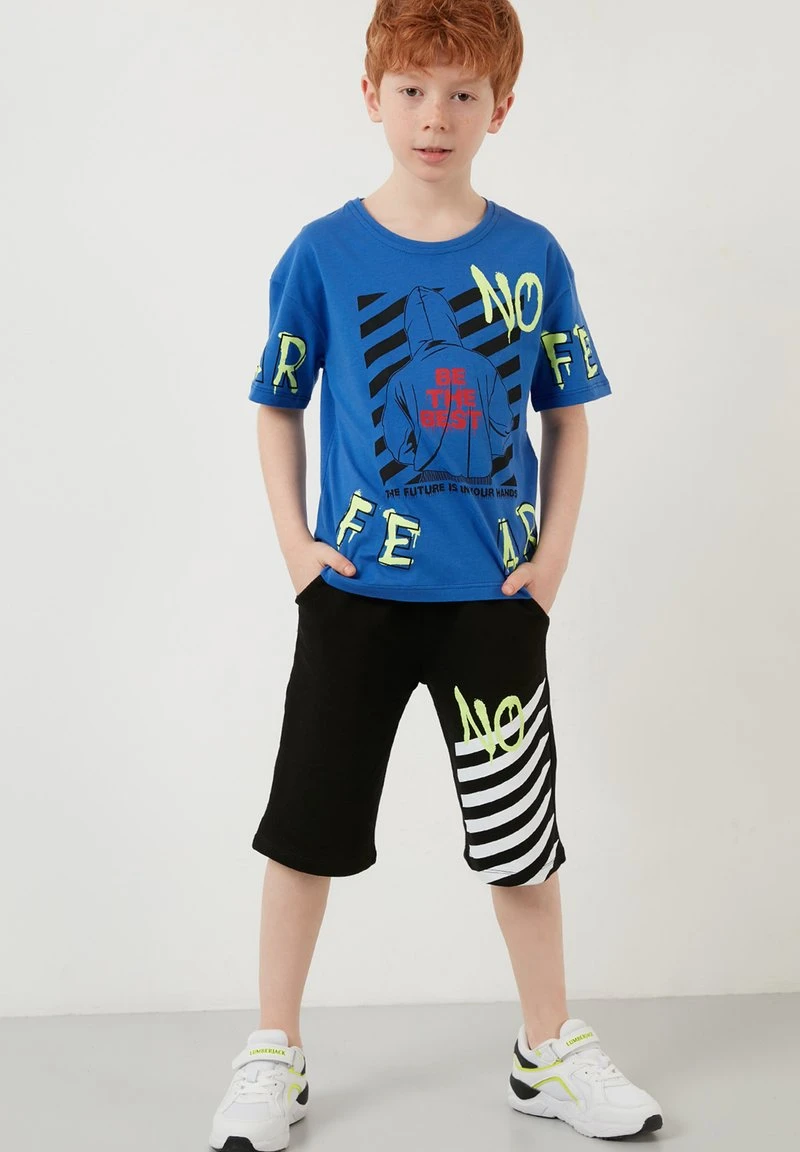 REGULAR FIT T-SHIRT AND SHORTS - Shorts - blue LELA REGULAR FIT T-SHIRT AND SHORTS - Shorts - Blue, Niños -LELA Ventas 2024 e38407976fe24f7e8f4f89183814b1c8