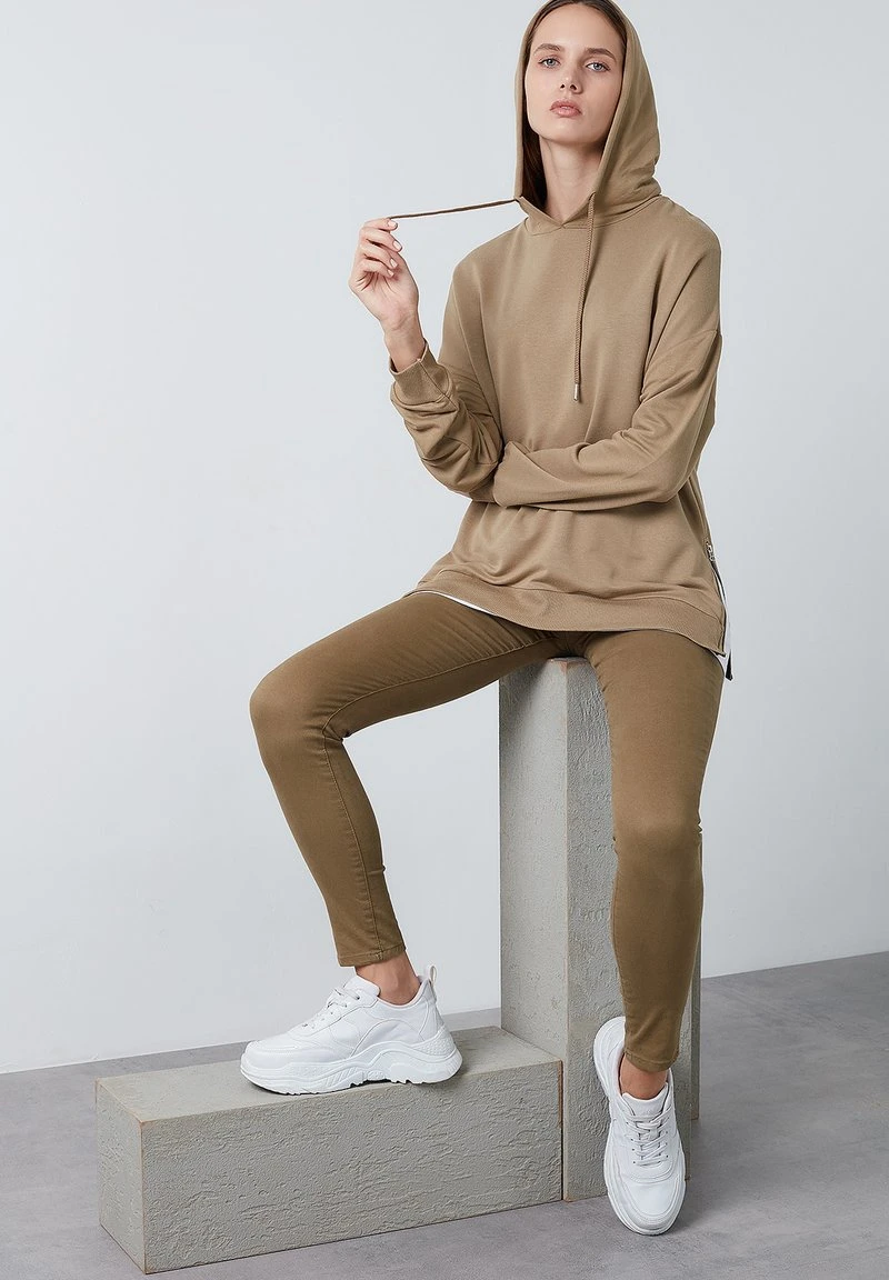 Jersey con capucha - khaki LELA Jersey Con Capucha - Khaki , Mujer -LELA Ventas 2024 e479f2b5d58a46179c31d254c1caa8c9