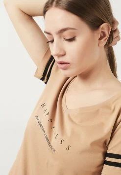 LELA Camiseta Estampada - Snuff Coloured, Mujer 3 LELA Camiseta Estampada - Snuff Coloured, Mujer -LELA Ventas 2024 e5af38345485486ca37b6eb3ec435678