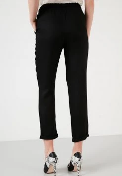 LELA HIGH WAIST TROUSERS - Pantalones - Black, Mujer 6 LELA HIGH WAIST TROUSERS - Pantalones - Black, Mujer -LELA Ventas 2024 e5f17f5b924a4af5bc6deea4be71f902