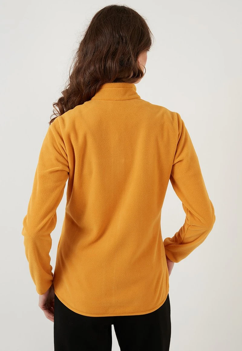 HIGH COLLAR ZIPPER - Forro polar - mustard color LELA HIGH COLLAR ZIPPER - Forro Polar - Mustard Color , Mujer -LELA Ventas 2024 e785330b1caf46889b00a6dc3f147c68