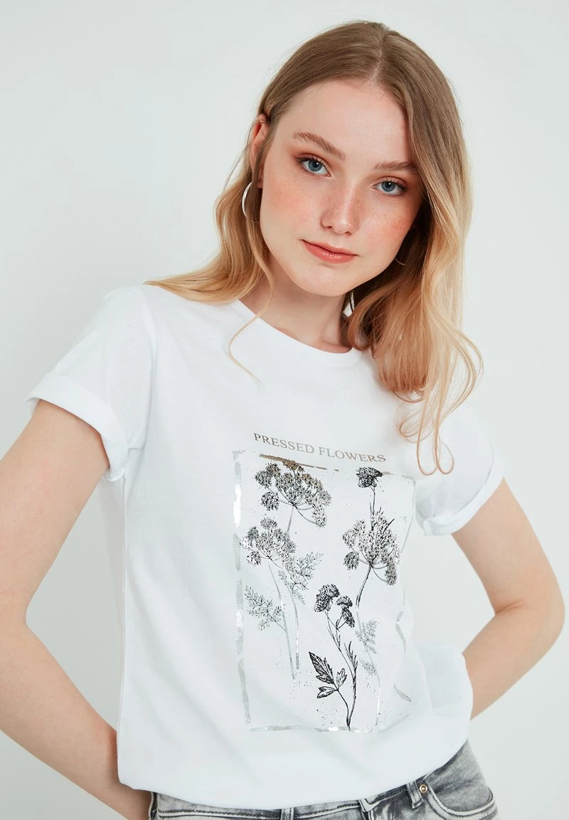 Camiseta estampada - white LELA Camiseta Estampada - White , Mujer -LELA Ventas 2024 e7f0b1edd72244f8a5e401d4ece53cbe