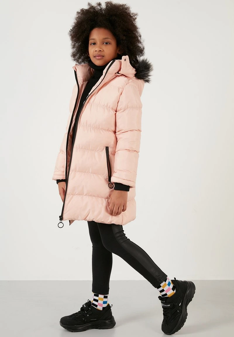 Abrigo corto - powder pink LELA Abrigo Corto - Powder Pink , Niños -LELA Ventas 2024 e9fc0c793fce49f69bd55205aa7f73b4