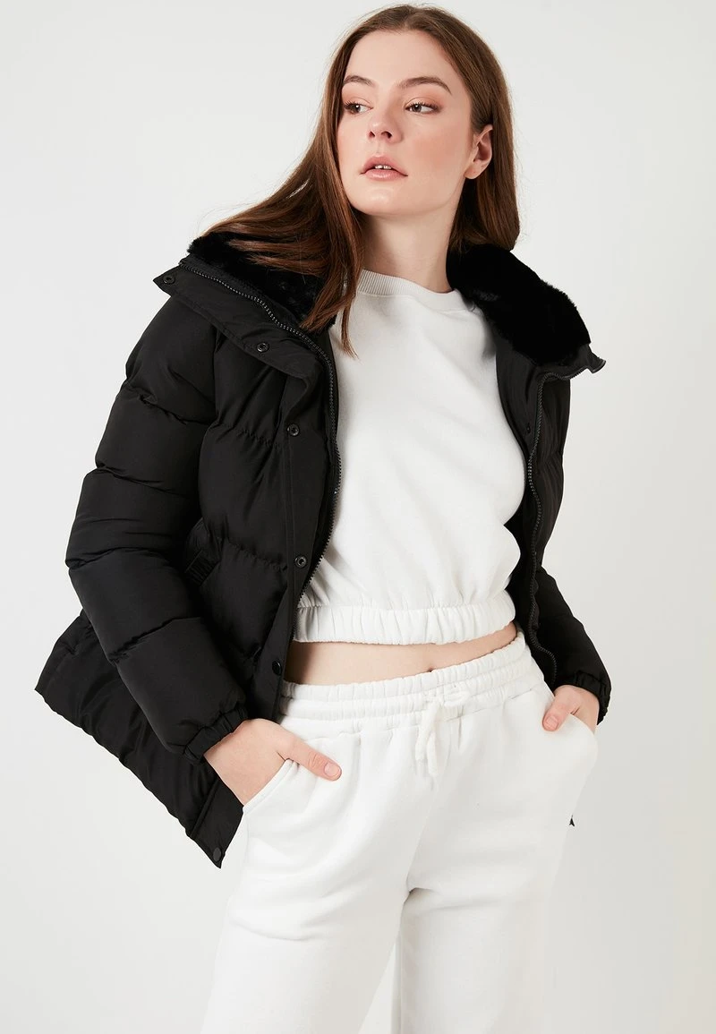 HIGH COLLAR INFLATABLE - Chaqueta de invierno - black LELA HIGH COLLAR INFLATABLE - Chaqueta De Invierno - Black, Mujer -LELA Ventas 2024 eb979824ff134fdabf1b8b1f0cbafed1