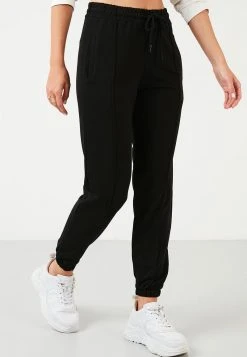 LELA Pantalones Deportivos - Black , Mujer 2 LELA Pantalones Deportivos - Black , Mujer -LELA Ventas 2024 eed91e93dda5437e8b754082e747d954