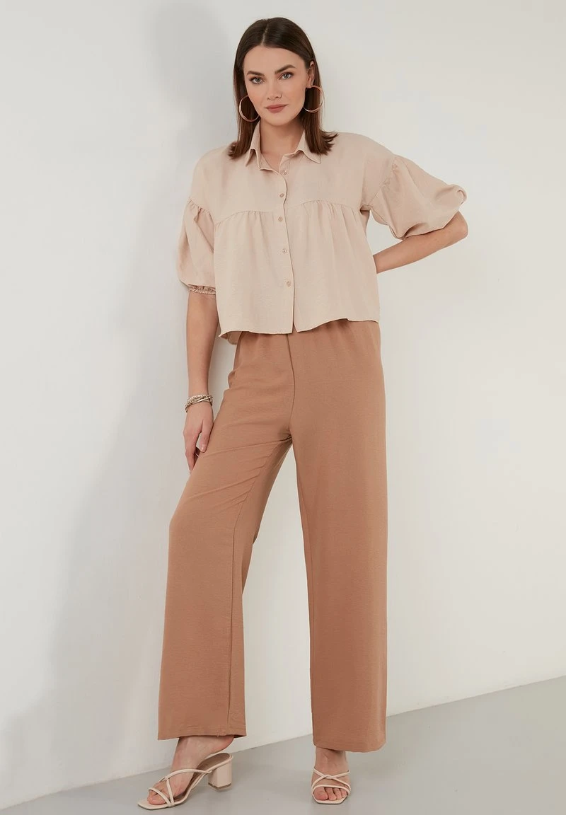 LOOSE FIT - Camisa - stone colored LELA LOOSE FIT - Camisa - Stone Colored, Mujer -LELA Ventas 2024 ef27a5c7d51f49c5ab080528113544d8