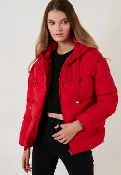LELA Chaqueta De Invierno - Red, Mujer -LELA Ventas 2024 f0fa5d30ac8f49d5b0faeef82c2af709