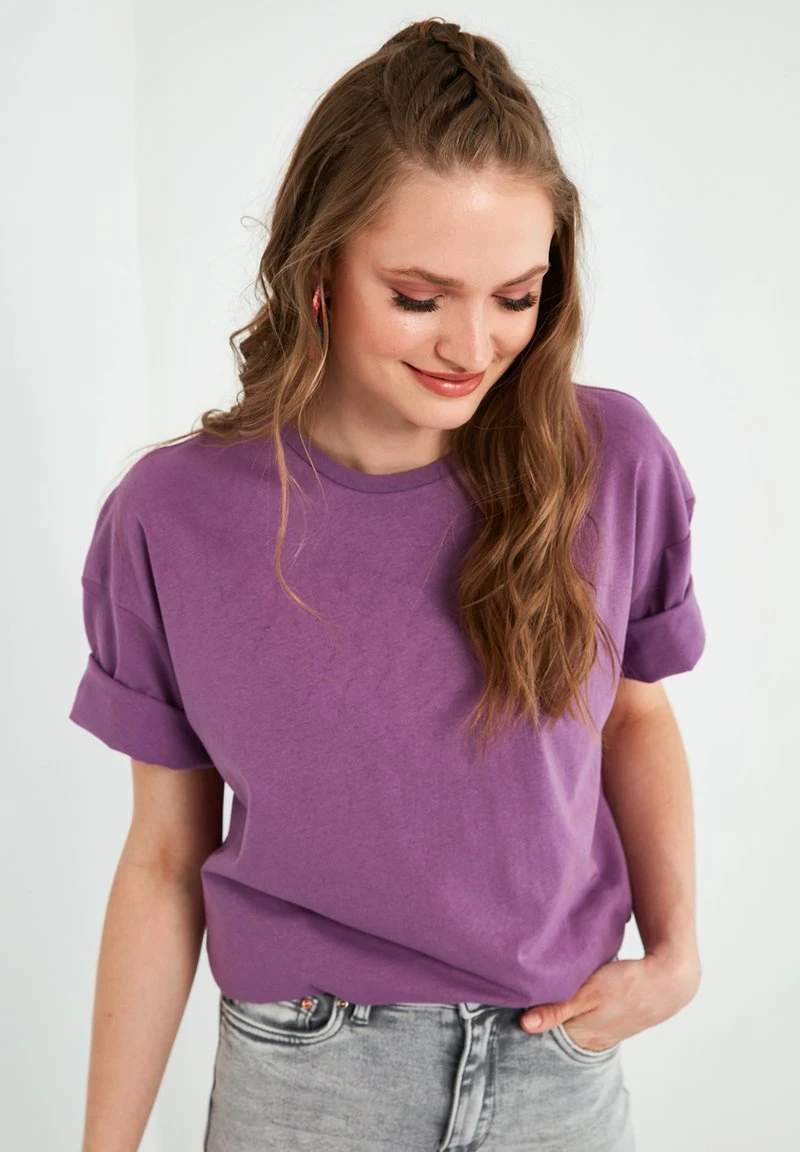 LELA Camiseta Estampada - Purple , Mujer 2 LELA Camiseta Estampada - Purple , Mujer - Imagen 2