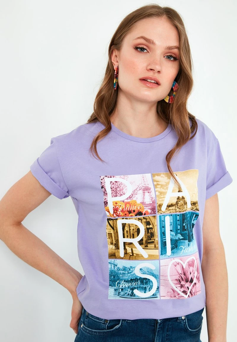 LELA Camiseta Estampada - Lilac, Mujer 2 LELA Camiseta Estampada - Lilac, Mujer - Imagen 2