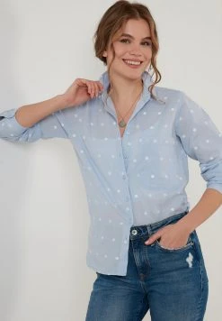 LELA Camisa - Blue , Mujer 8 LELA Camisa - Blue , Mujer -LELA Ventas 2024 f2c4214bc6e8476aac7d6cef0a4feb7a