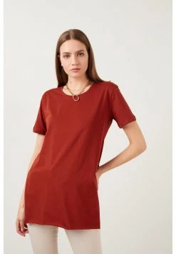 LELA Camiseta Básica - Brick Red , Mujer 2 LELA Camiseta Básica - Brick Red , Mujer -LELA Ventas 2024 f3e72b12972e4254bd621eaca5115781