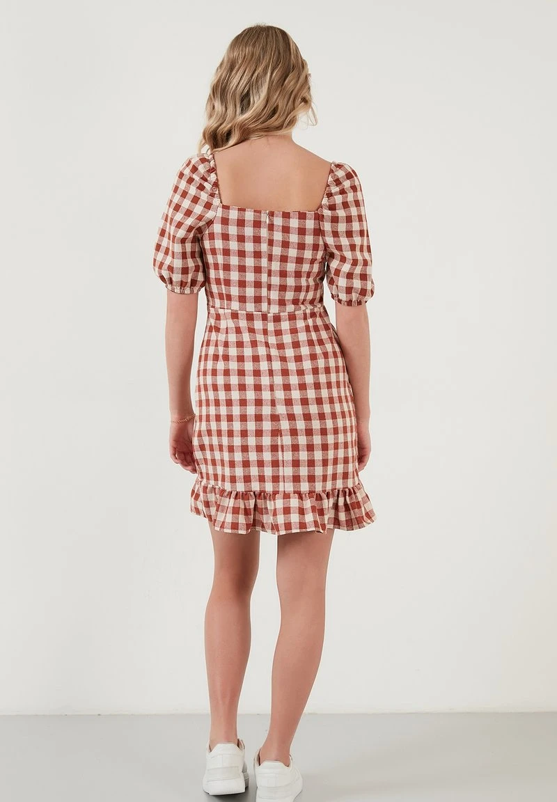 Vestido informal - brick red LELA Vestido Informal - Brick Red , Mujer -LELA Ventas 2024 f6ce71b8221f4e499f35d4d01f474077