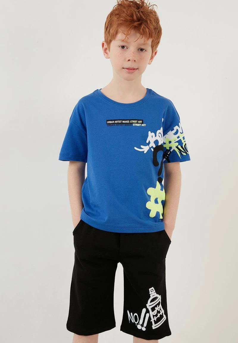 LELA REGULAR FIT T-SHIRT AND SHORTS - Shorts - Blue , Niños 1 LELA REGULAR FIT T-SHIRT AND SHORTS - Shorts - Blue , Niños