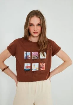 LELA Camiseta Estampada - Brown , Mujer