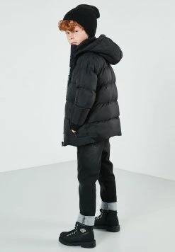 LELA Chaqueta De Invierno - Black, Niños 2 LELA Chaqueta De Invierno - Black, Niños -LELA Ventas 2024 fddb98a32582445e837c46704a27b877