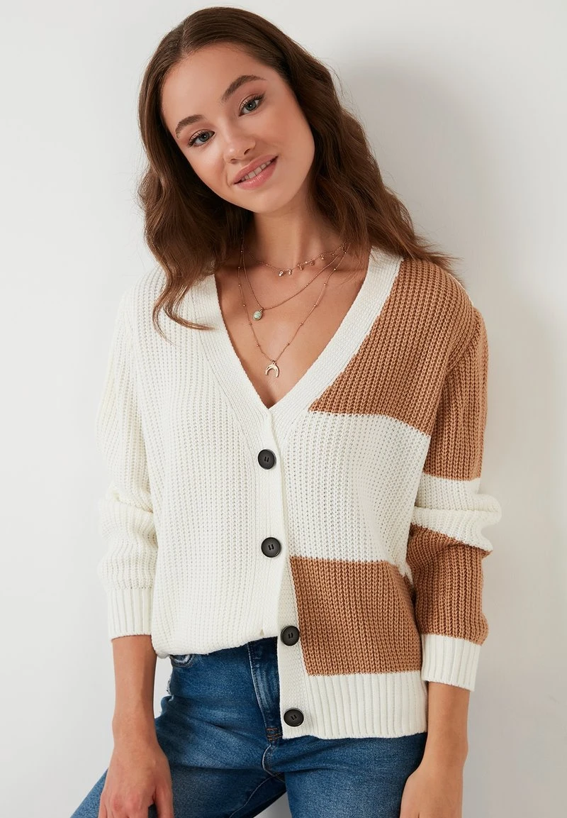 Chaqueta de punto - camel, white LELA Chaqueta De Punto - Camel, White , Mujer -LELA Ventas 2024 fed603cbd9b2478985651759f2a0f321