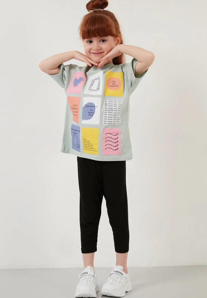 REGULAR FIT T-SHIRT AND LEGGINGS - Leggings - green LELA REGULAR FIT T-SHIRT AND LEGGINGS - Leggings - Green , Niños -LELA Ventas 2024 ff19d63551574c92a1084c7fb28a84f5